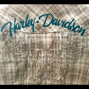 Long sleeve lightweight long sleeve plaid shirt